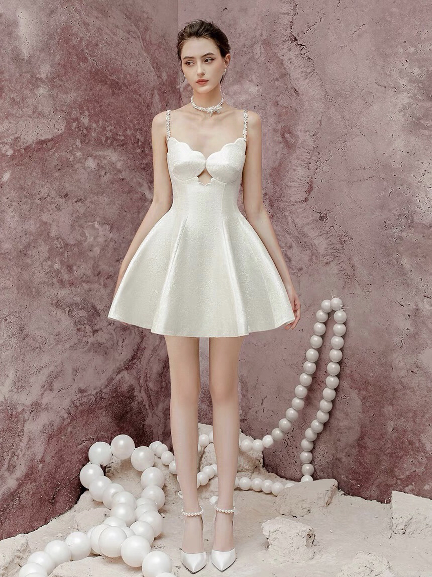 法式轻奢珍珠吊带小礼服设计师新款金粉镶钻收腰显瘦蓬蓬连衣裙