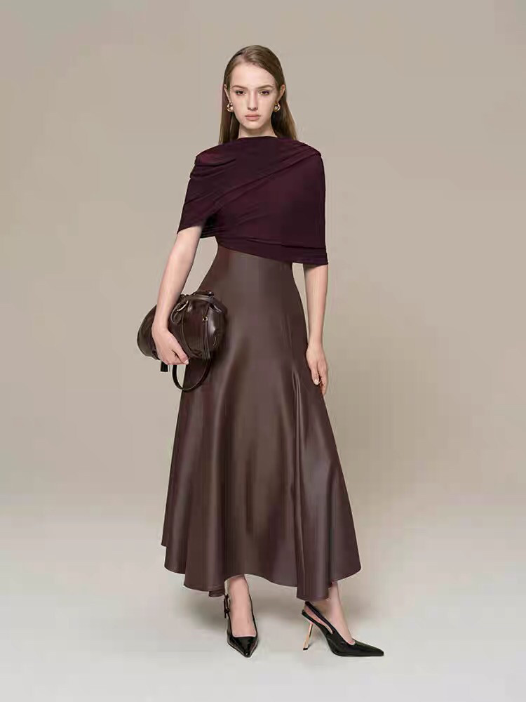 斗篷拼接PU连衣裙