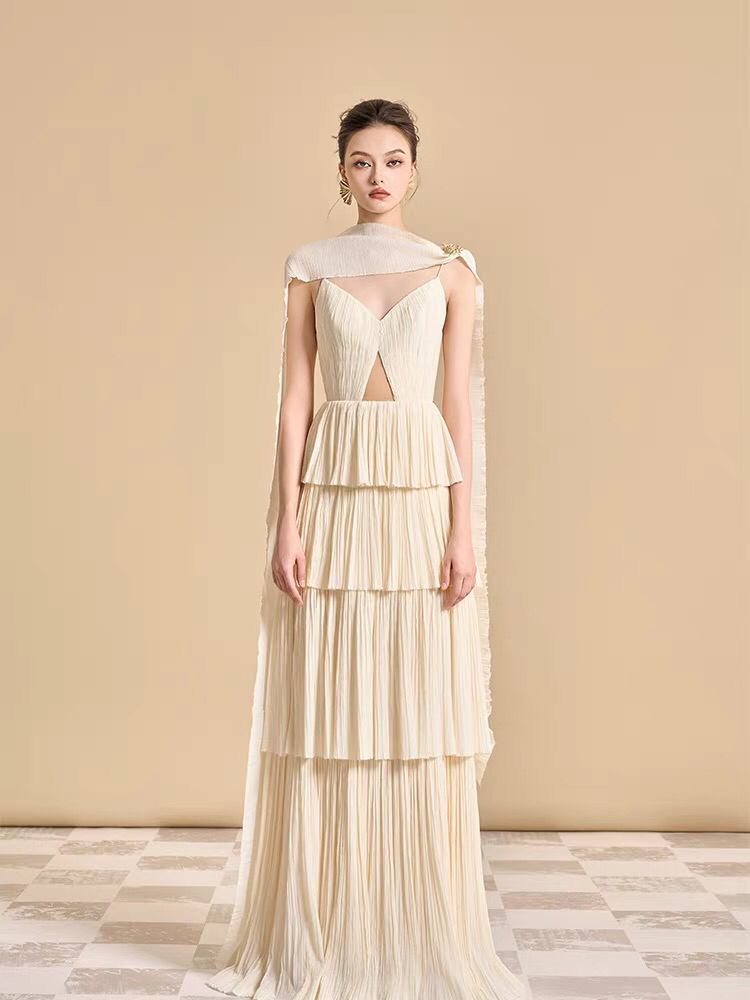 越南小众设计师夏温柔甜美气质长飘带蛋糕裙法式压褶吊带连衣裙