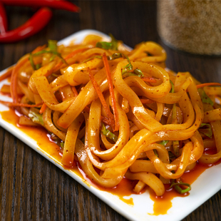 正宗甘肃天水面皮黄面皮麻酱红油面皮兰州酿皮面皮开袋速食黄面皮