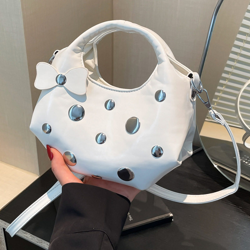 2025夏N 新款时尚潮流小众铆钉手提包女高级质感百搭通勤斜挎包包,箱包皮具/热销女包/男包,单肩包,淘宝优惠券,粉丝福利购,淘宝优惠卷