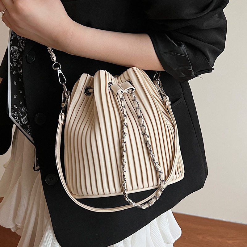链条包包女 夏2025新款小众超火褶皱斜挎包高级感洋气抽绳水桶包N,箱包皮具/热销女包/男包,单肩包,淘宝优惠券,粉丝福利购,淘宝优惠卷