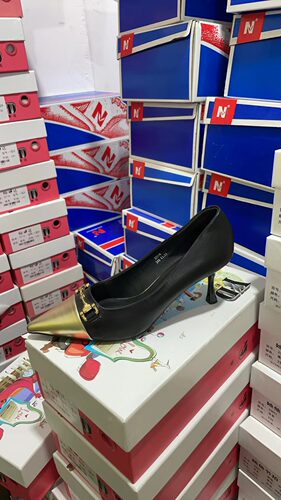 裕达时装女鞋精致大气22118黑色