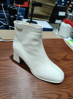 冰芙尼新款冬季女鞋时装靴舒适百搭女鞋时装靴棉鞋18057米白