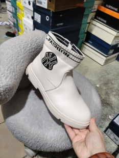 新款冬季女童雪地棉时装靴舒适百搭女鞋棉鞋米色