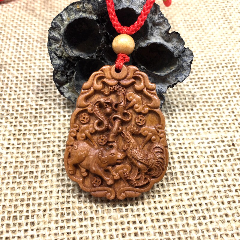 桃木巳丑酉三合钥匙扣项链属蛇牛鸡者生肖木雕平安饰品