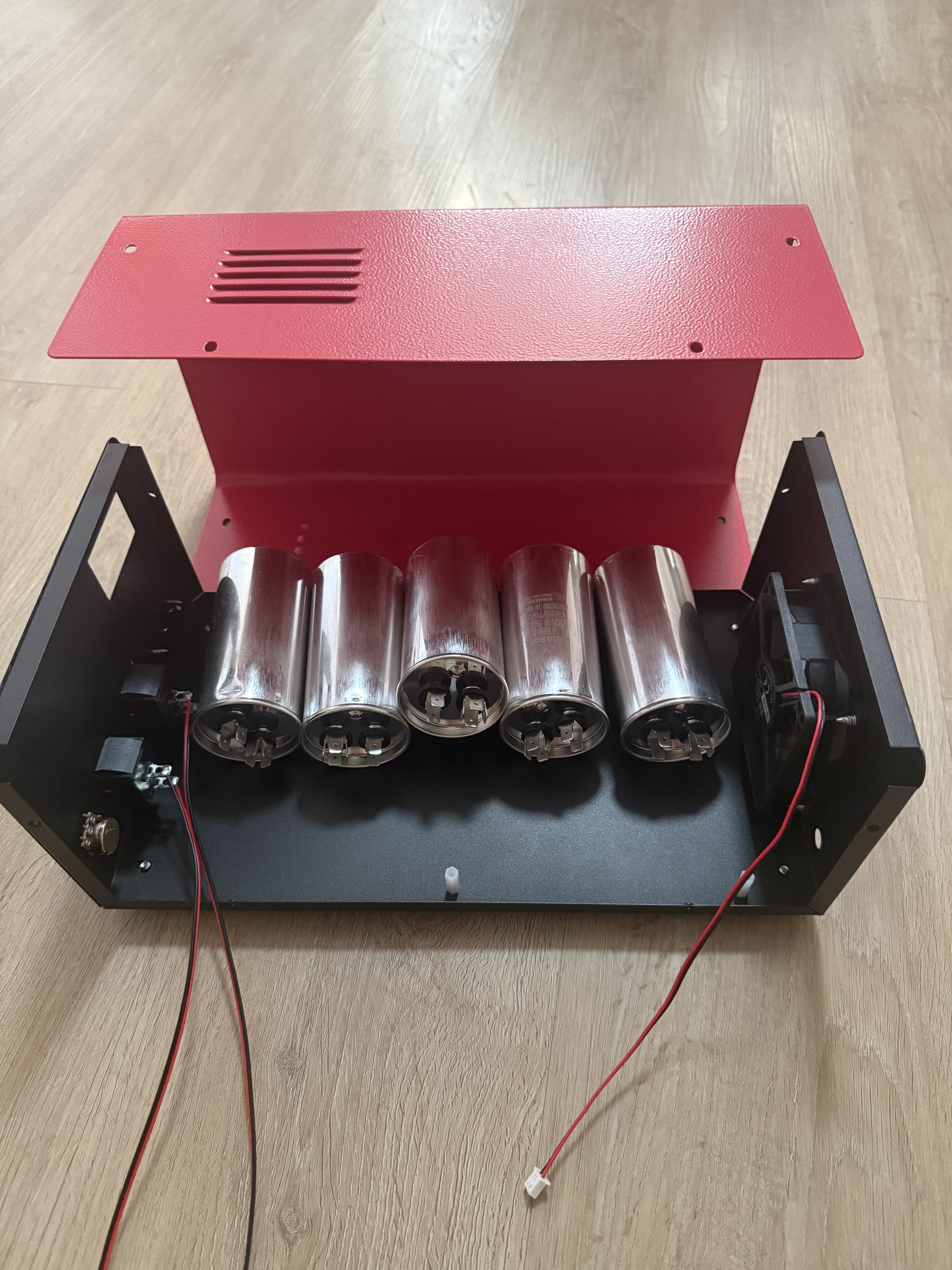 新款12v逆变器变频器电源转换器12v一体机设备户外电源