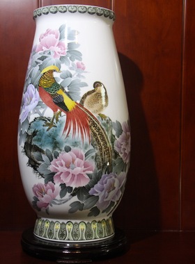 醴陵瓷器艺术风花瓶手绘作品挂盘