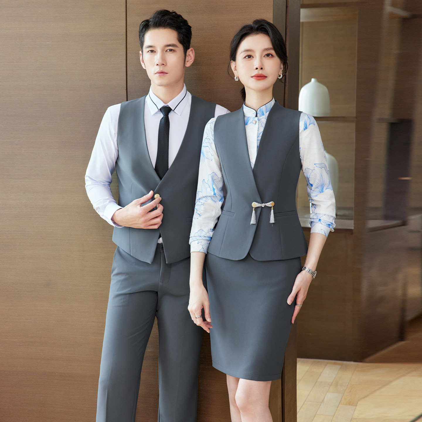 中式风马甲套装女修身酒店前台工作服职业制服美容院工装短款马夹