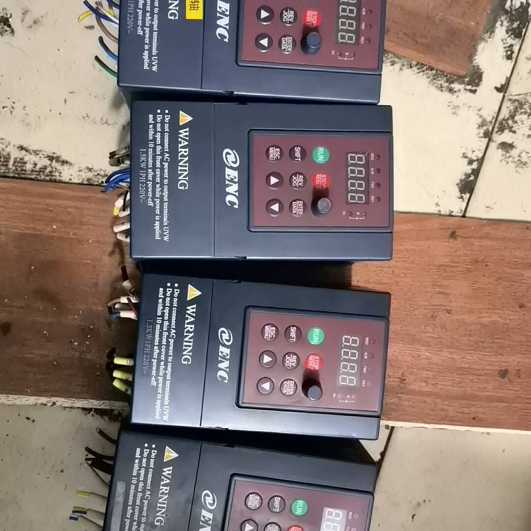 易能变频器EDS800-4T0015N议价 维修！！！