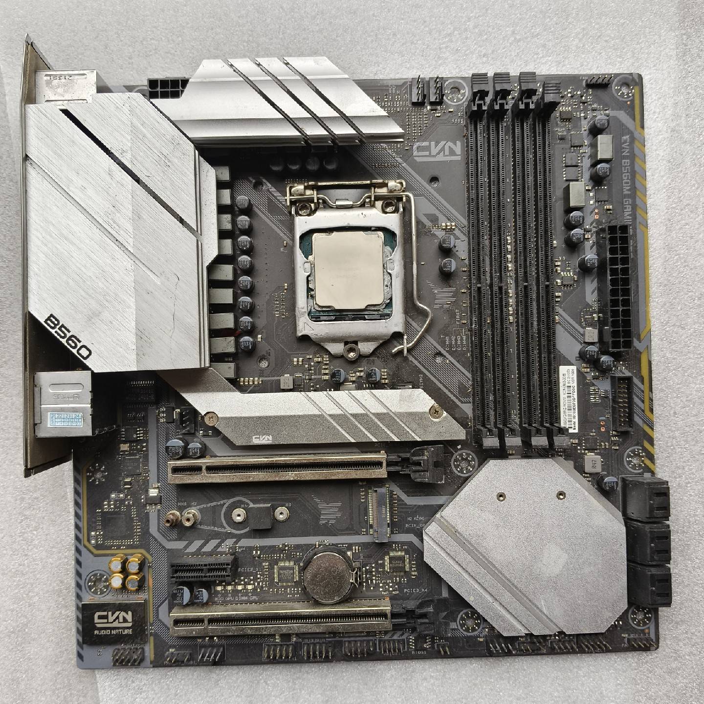 七彩虹主板CVN B560M+cpu i5-10400f议价 维修！！！