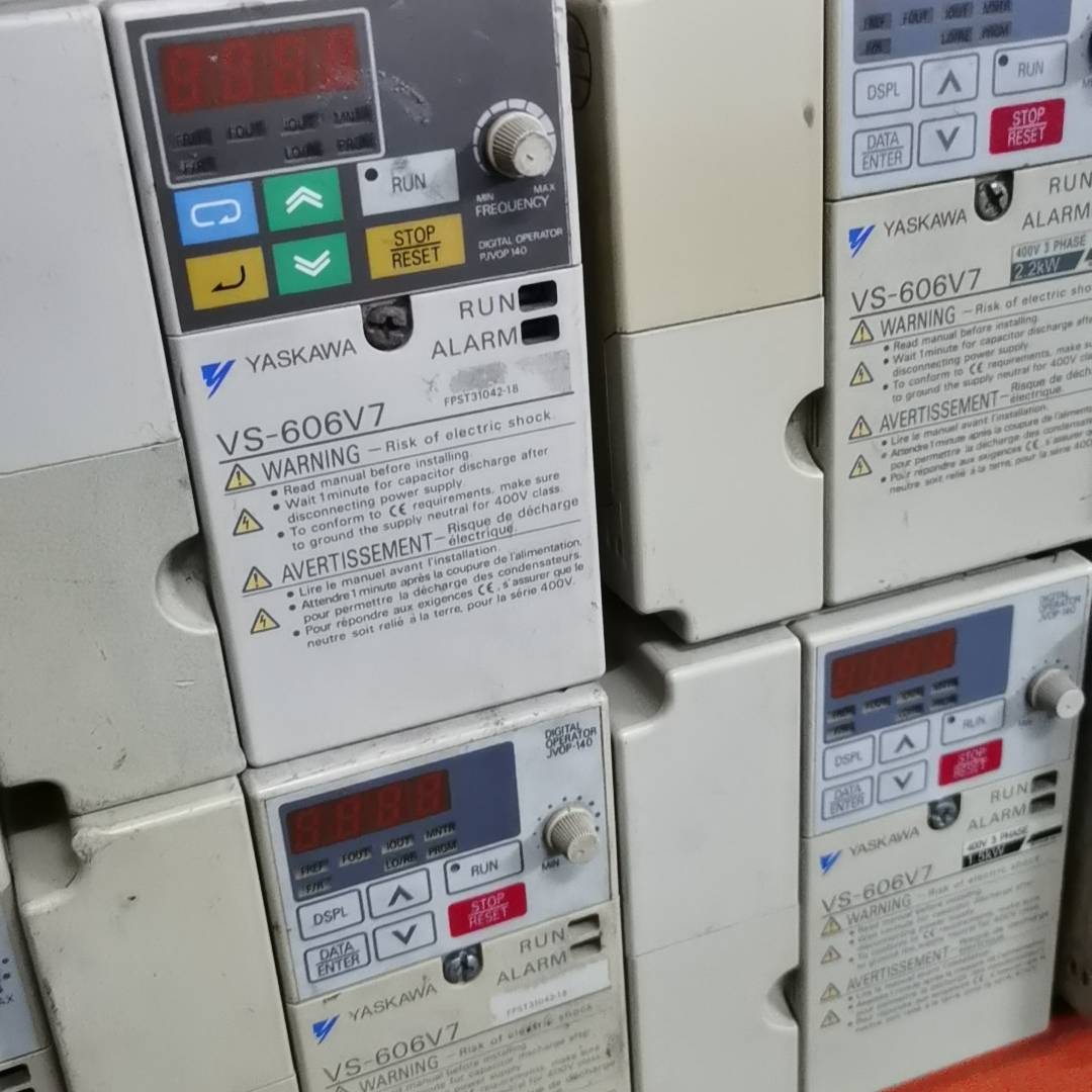 安川V7变频器2.2kw，V7AT42P2议价 维修！！！