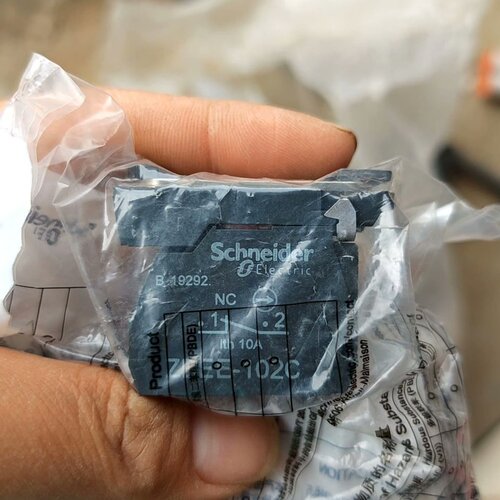 ZBEE-102C辅助触点，全新正品，有十几个，每个触议价及维修！