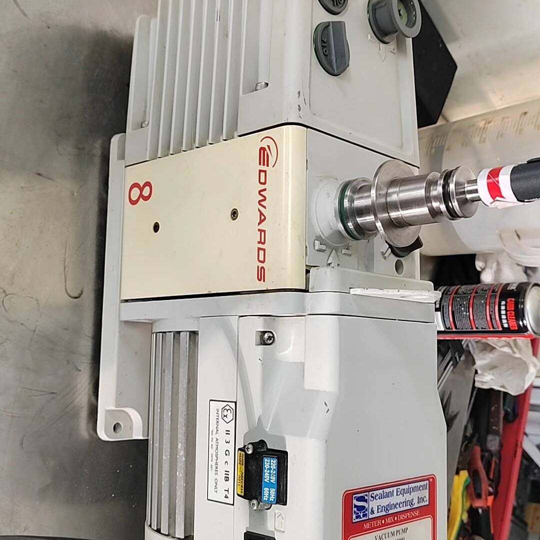 爱德华RV8真空泵，成色漂亮议价 维修！！！