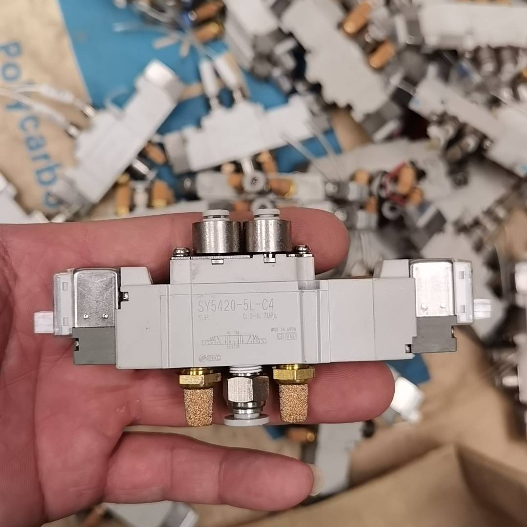 SMC电磁阀  SY5420-5L-C4  24V 带消议价 维修！！！
