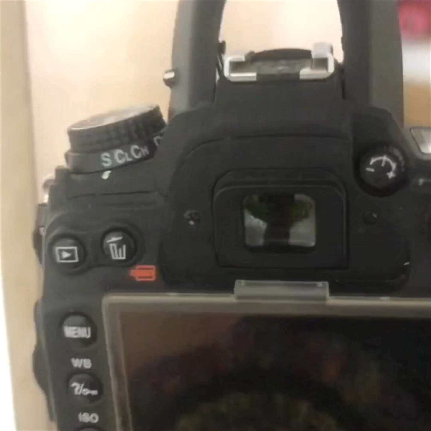 D7000     闪光灯坏了   会修的带议价及维修！