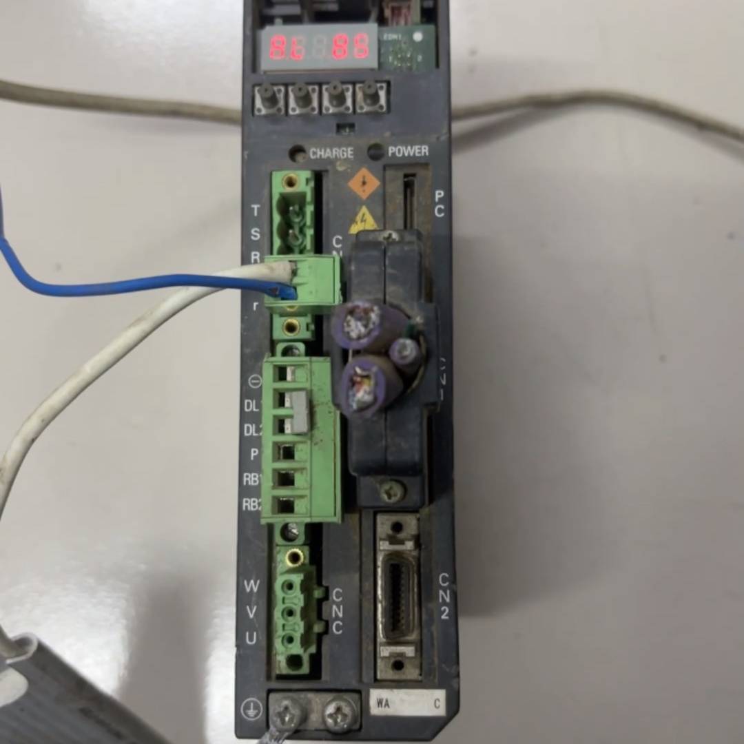 三洋伺服驱动器RS1A01AAW，成议价 维修！！！