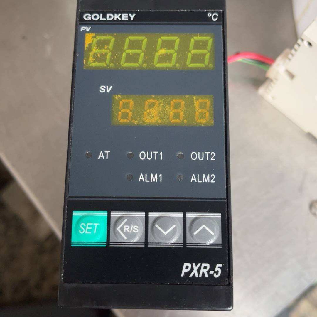 常州高崎 温控表温控仪 PXR-5议价 维修！！！