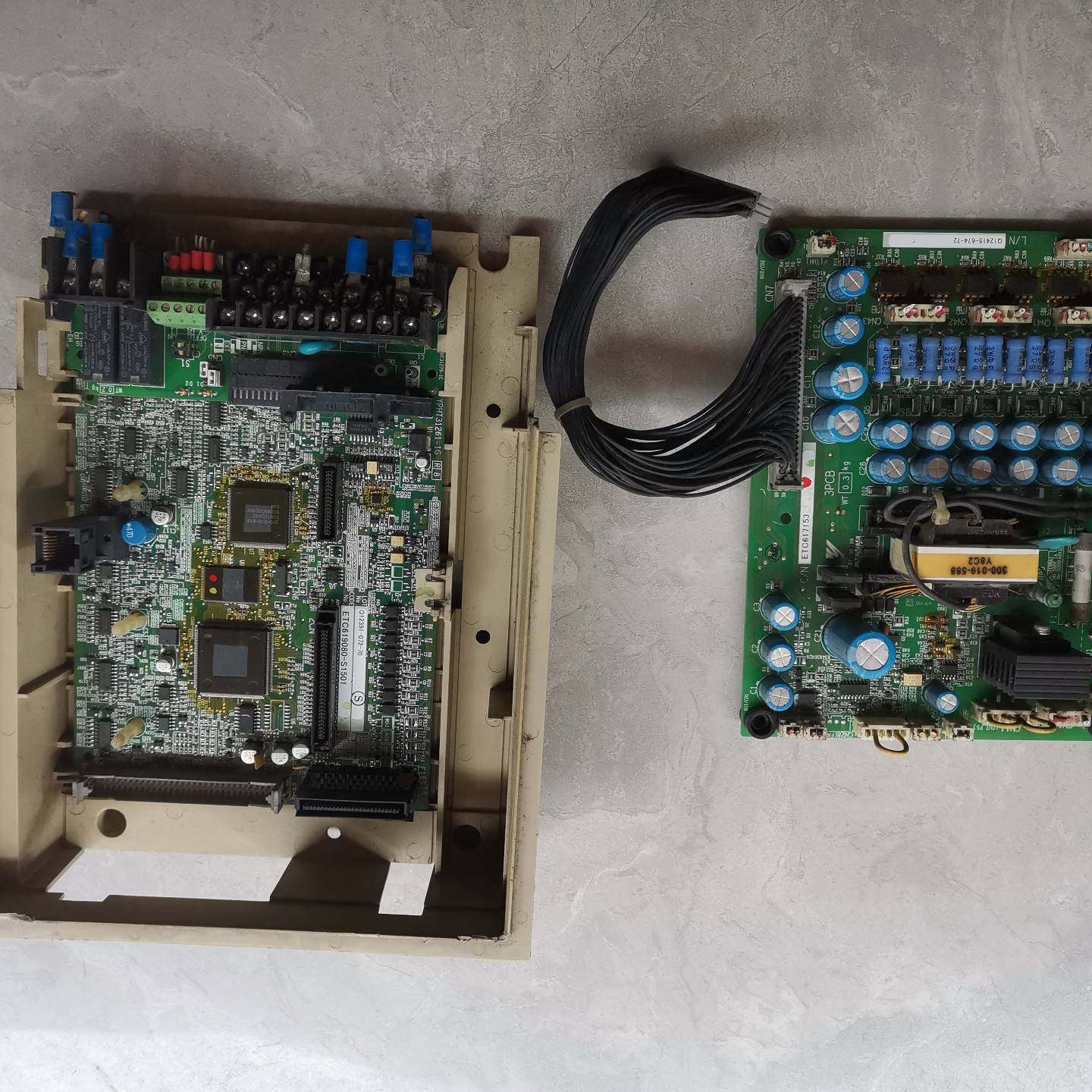 安川变频器板子一套  CIMR-F7B4议价 维修！！！