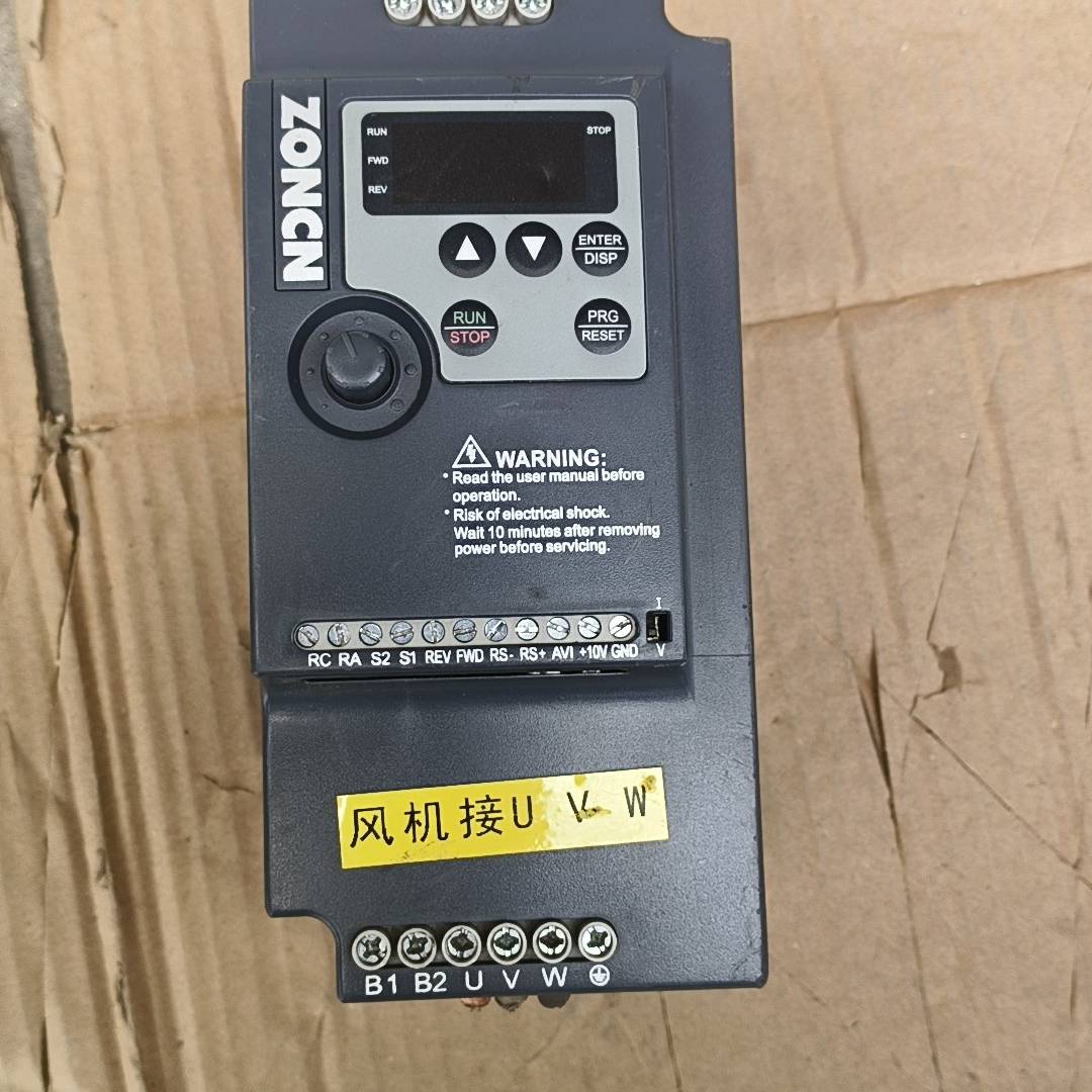 众臣变频器型号NZ100-5R5G/7R5P-4议价 维修！！！