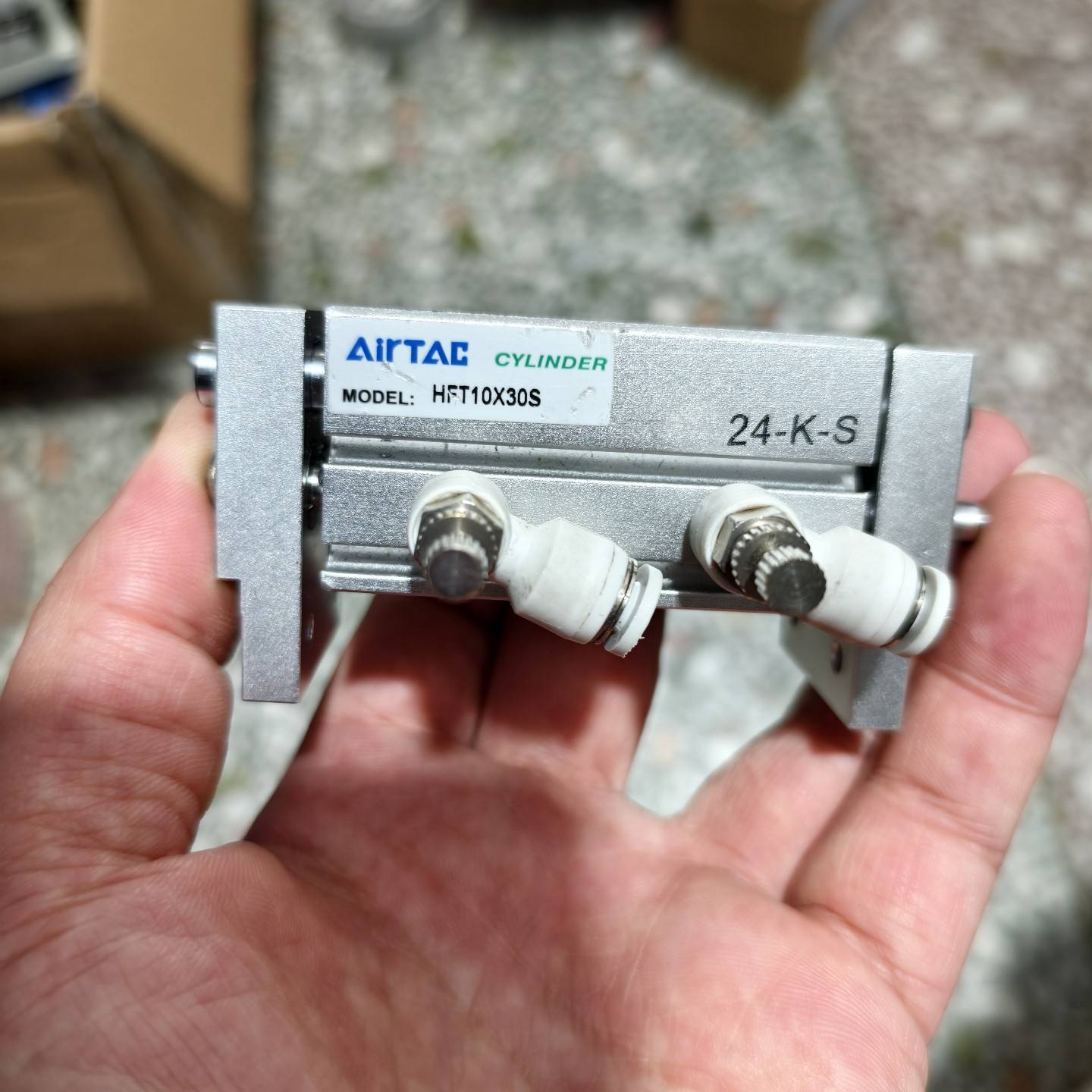 亚德客（AIRTAC）HFT10X30S夹爪议价 维修！！！