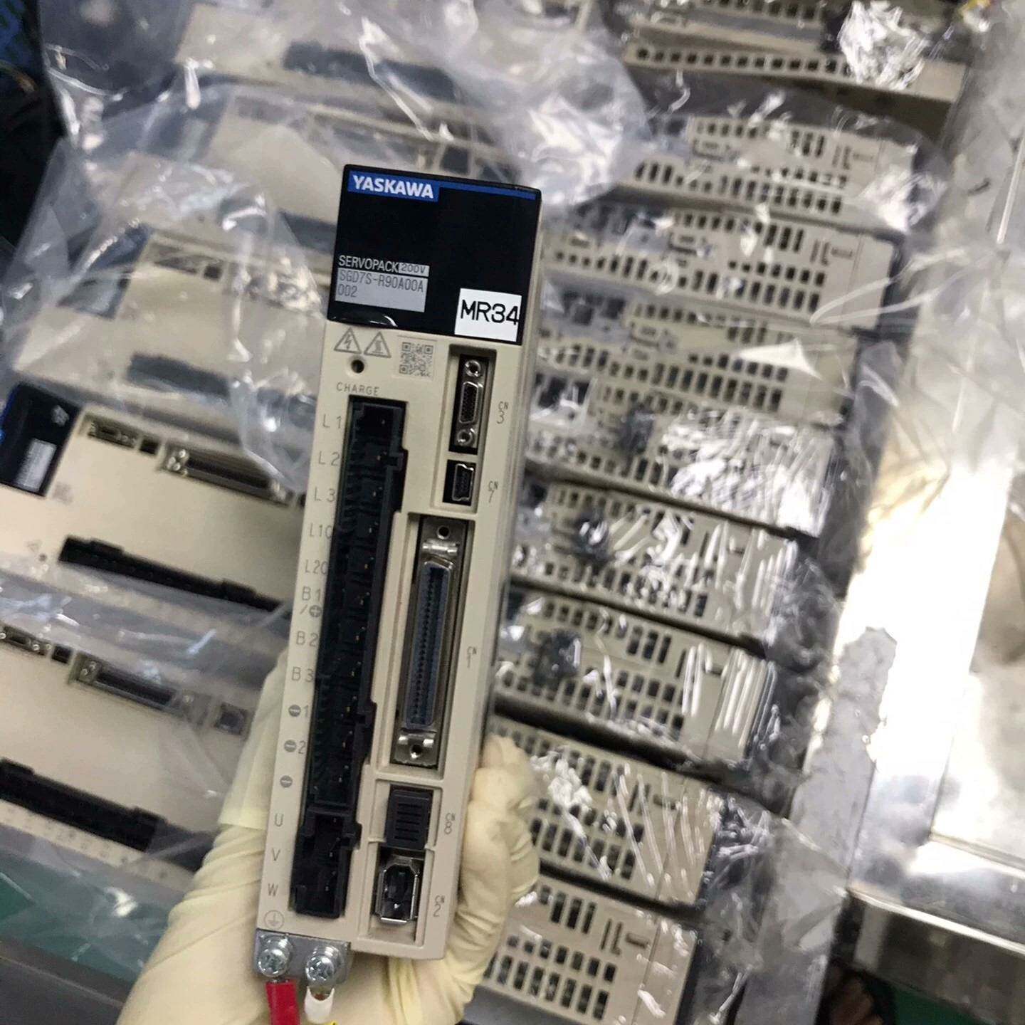 安川7系伺服驱动器100w SGD7S-R9议价 维修！！！