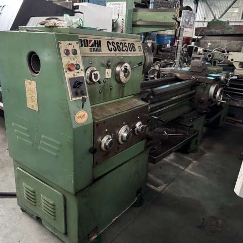 宝鸡机床厂CS6250B大孔*2米马鞍车床，通孔直径80mm议价及维修！