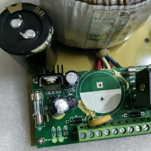 雷赛 PS405-12电源，东西如图所示，有1个电容掉来了议价及维修！