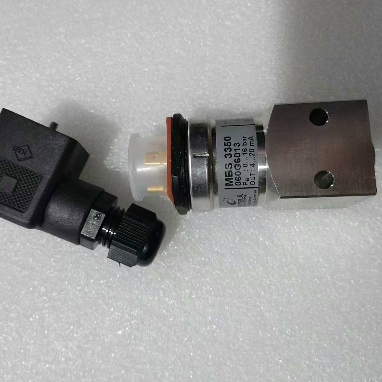 丹佛斯压力传感器060G6013议价 维修！！！