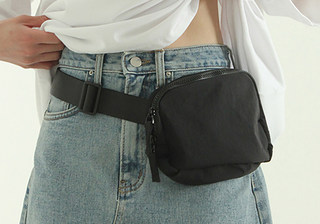 paper buckle hip sack