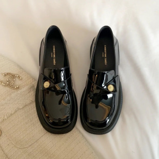 苏茵茵粗跟厚底金币乐福单鞋2025新款百搭复古英伦风黑色小皮鞋女