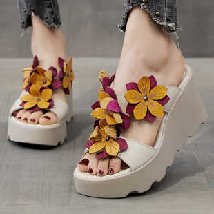 学院波西米亚风真皮沙滩凉鞋坡跟厚底高跟拖鞋露趾一字花朵凉拖女