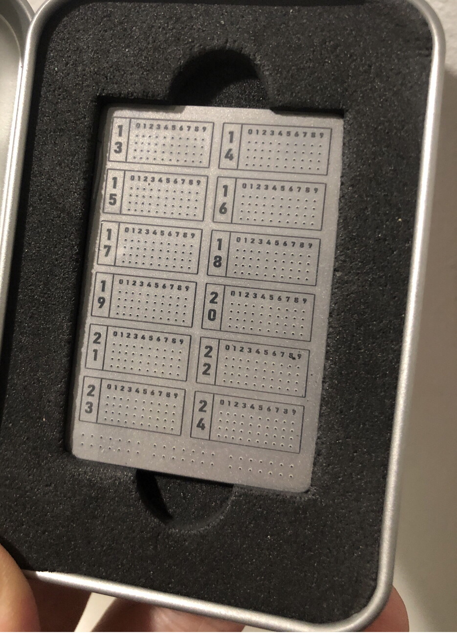 助记词板钛合金tc4,24位尺寸54*37*2mm送保护盒送收纳盒