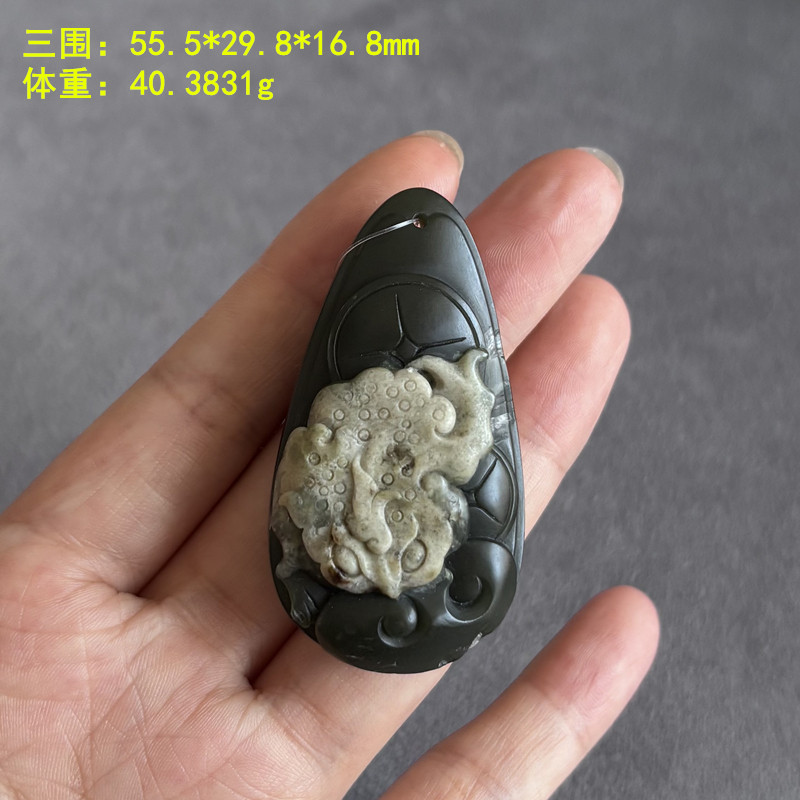 沙枣青青玉籽料金蟾挂件