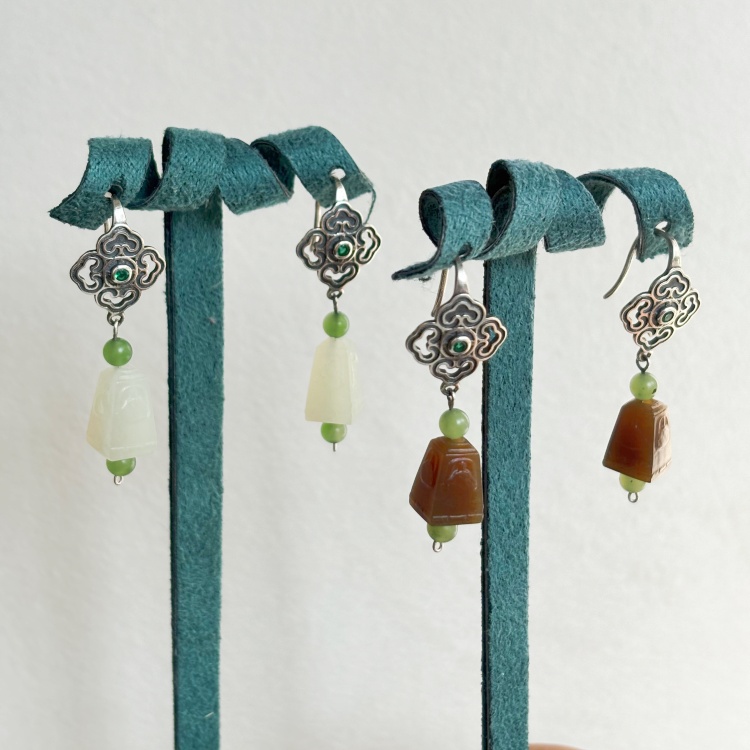 古典设计和田玉籽料耳饰