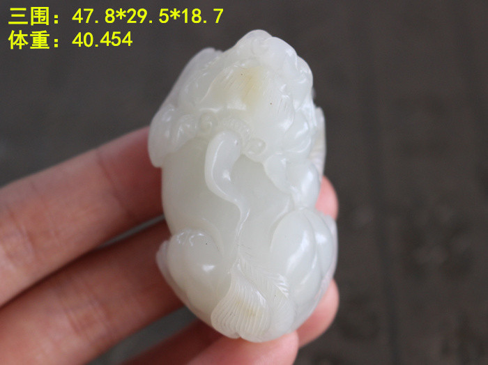 n和田玉且末原产羊脂貔貅山料