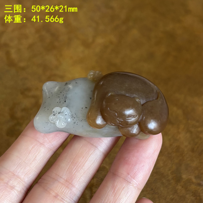 脂份很好的双色青花籽料猫咪挂件