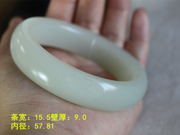近乎羊脂的料子出的n白玉籽料