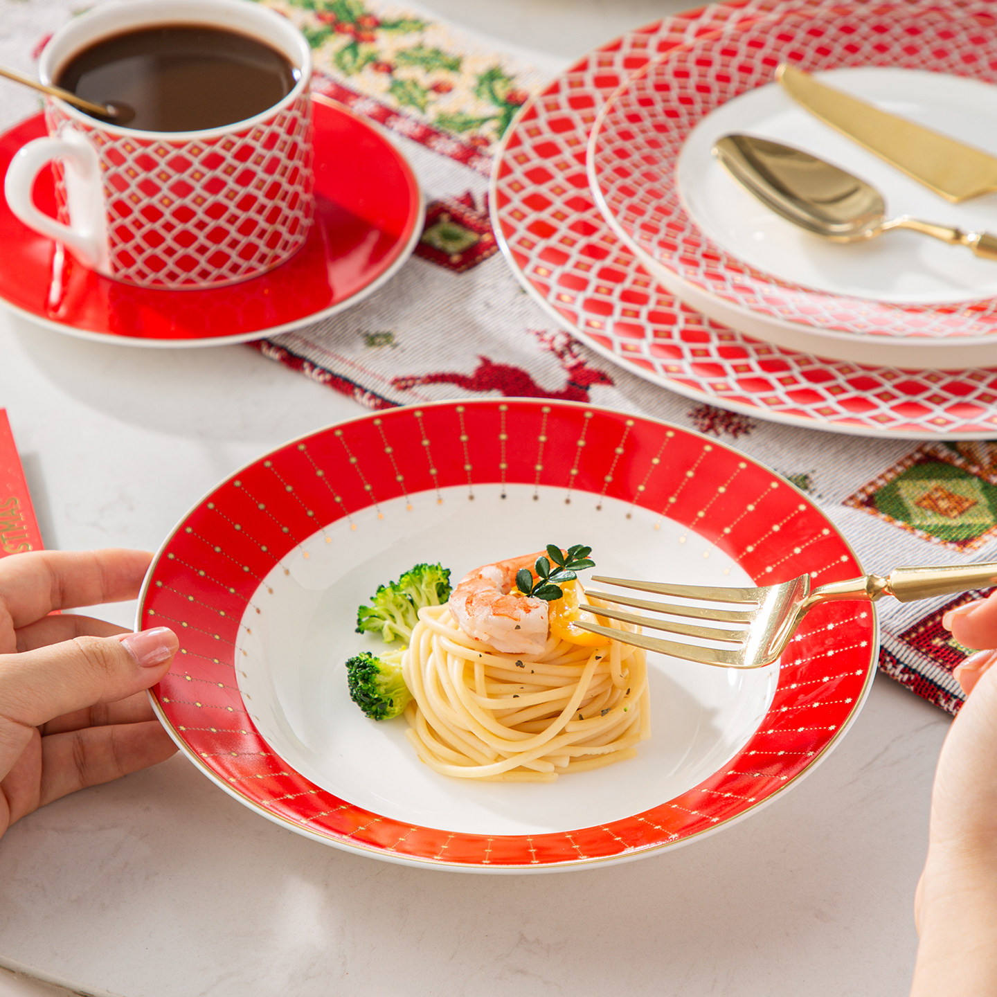 欧式陶瓷盘子甜品意面餐盘家用平盘汤盘深盘牛排盘骨瓷西餐盘套装,餐饮具,盘,淘宝优惠券,粉丝福利购,淘宝优惠卷