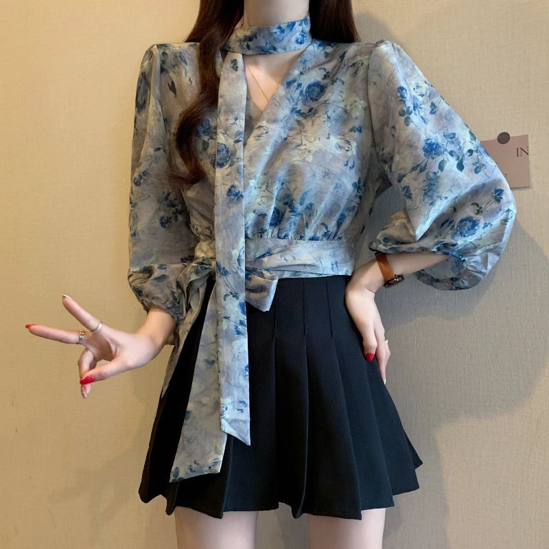 法式独特漂亮碎花v显瘦衬衫女春夏时髦百搭设计感绑带收腰上衣
