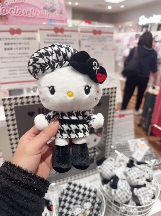 现货日本三丽鸥正品优雅千金hellokitty赫本风千鸟格生日公仔挂件