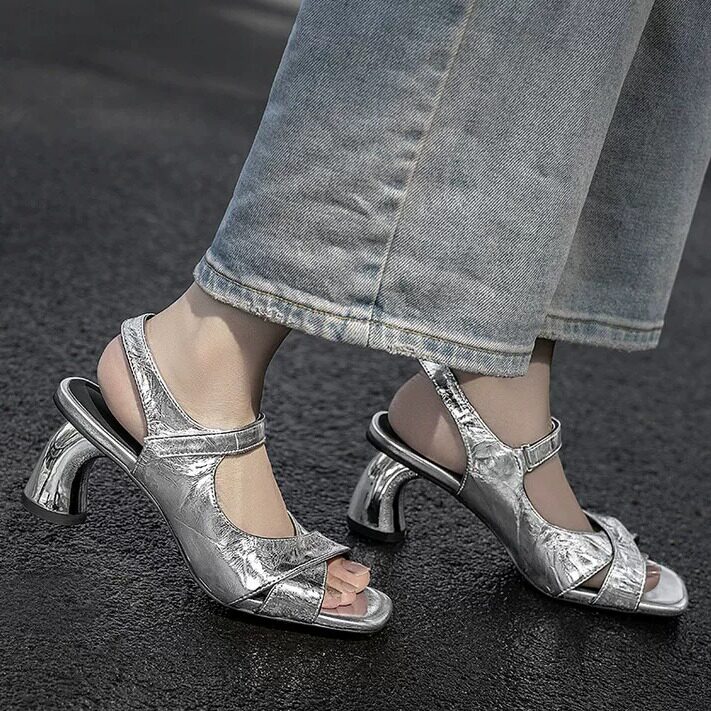 真皮亮面方头鱼嘴高跟凉鞋女