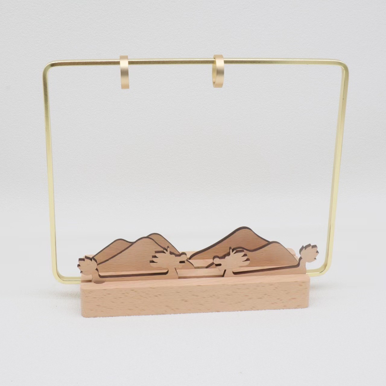 进口2023新款实木铁架台历底座 日历底座支架 异形木雕刻卡片可印