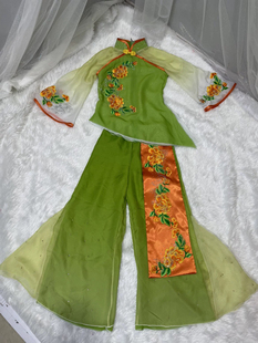 春闺梦演出服戏曲服装女花旦独舞中国风民族扇子舞古典秧歌舞蹈服