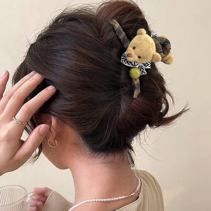 2025新款毛绒小熊抓夹女可爱卡通鲨鱼夹子大号后脑勺盘发头饰发夹