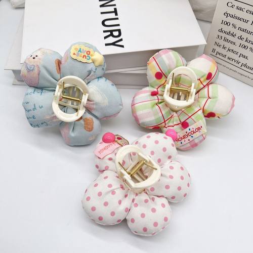 粉色波点布艺立体花朵抓夹小众设计感后脑勺鲨鱼夹发夹