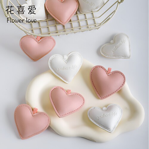 爱心皮革配饰鲜花束氛围感装饰