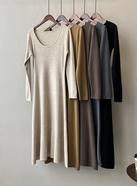 言双 纯色U领毛衣连衣裙女2024秋季新款套头打底裙高腰长裙