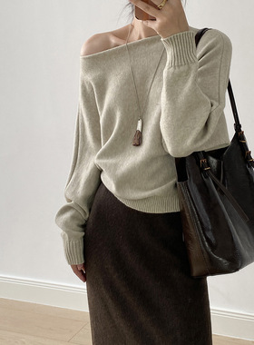 言双 韩系一字领斜肩蝙蝠袖毛衣女秋季长袖松弛感针织上衣P2081