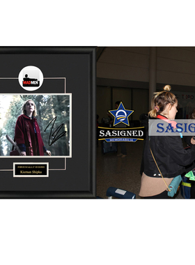 琪兰席普卡Kiernan Shipka 广告狂人 亲笔签名照片裱框 含SA证书